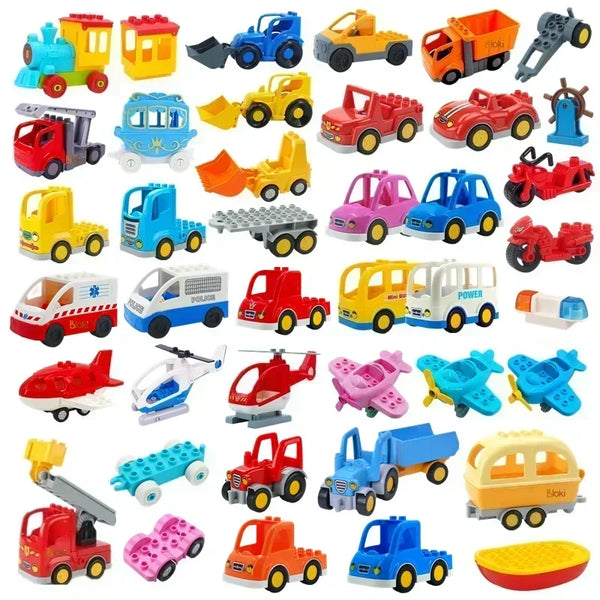 Ensemble de véhicules de circulation urbaine colorés, camions et bus, en blocs de construction.