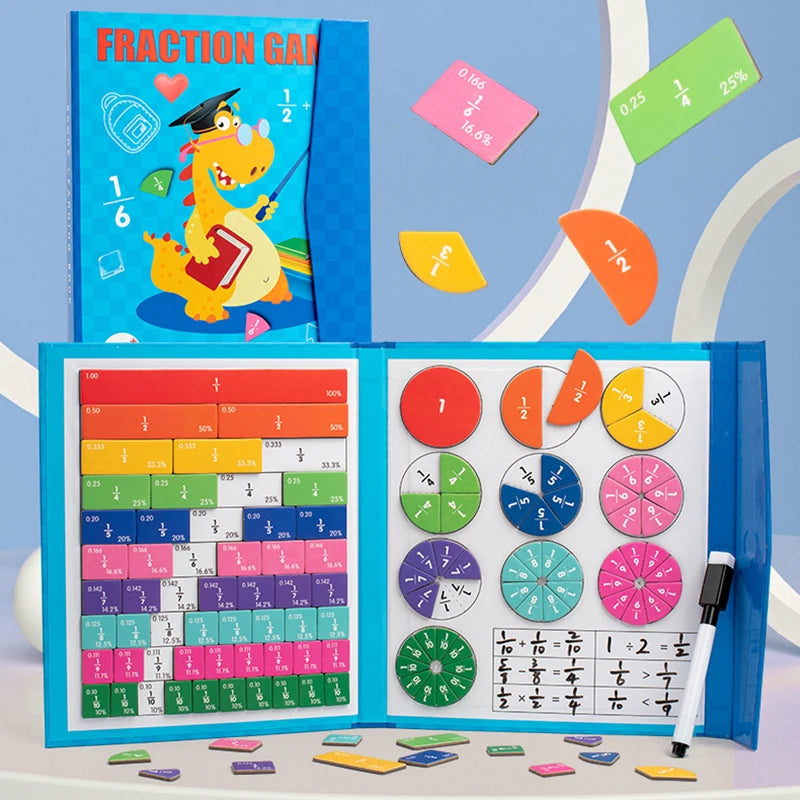 Un livre fraction en bois avec des blocs colorés et un rabat montrant des fractions comme un demi et un quart.