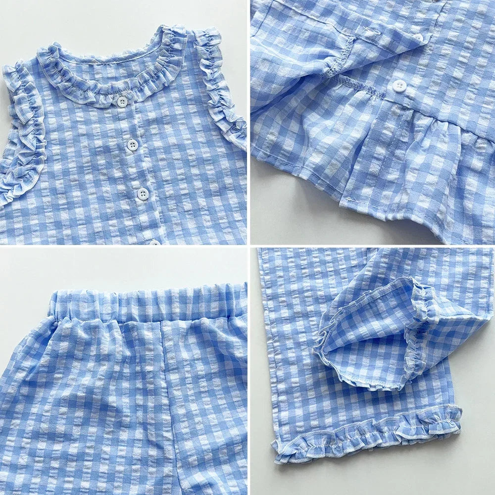 A set of blue and white checkered lace vest and wide-leg pants for girls.