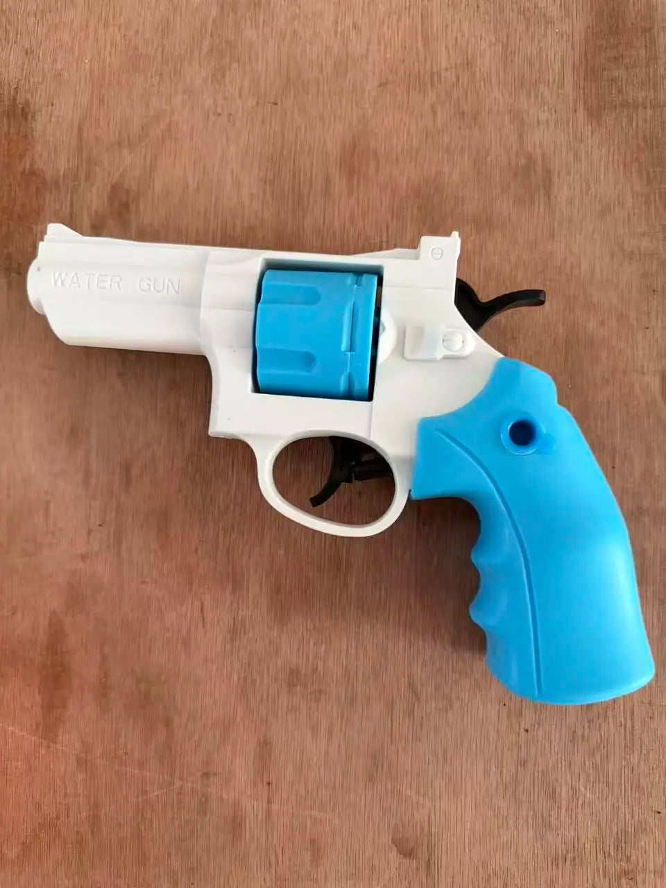Compact Repeating Water Gun for Summer Play
