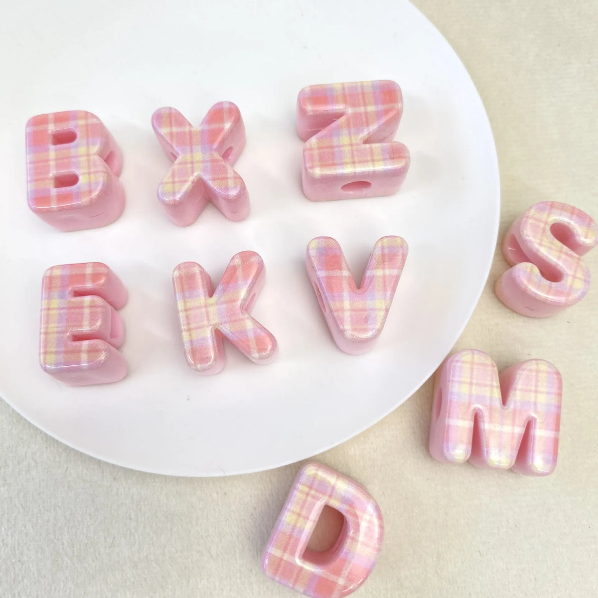 Acrylic Alphabet Beads for DIY Phone Chains and Keychains