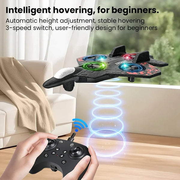En person holder et fjernstyret stuntfly med LED-lys over et trægulv.