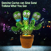 Un cactus en peluche vert dansant chantant une chanson avec des notes musicales flottantes.
