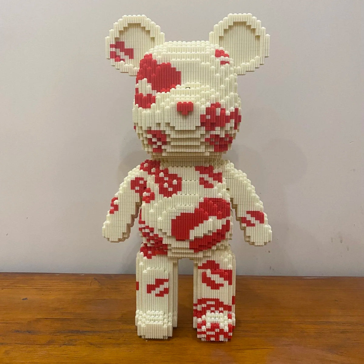 Kiss Bear Micro Building Block Set – 43cm Decorative Puzzle Model