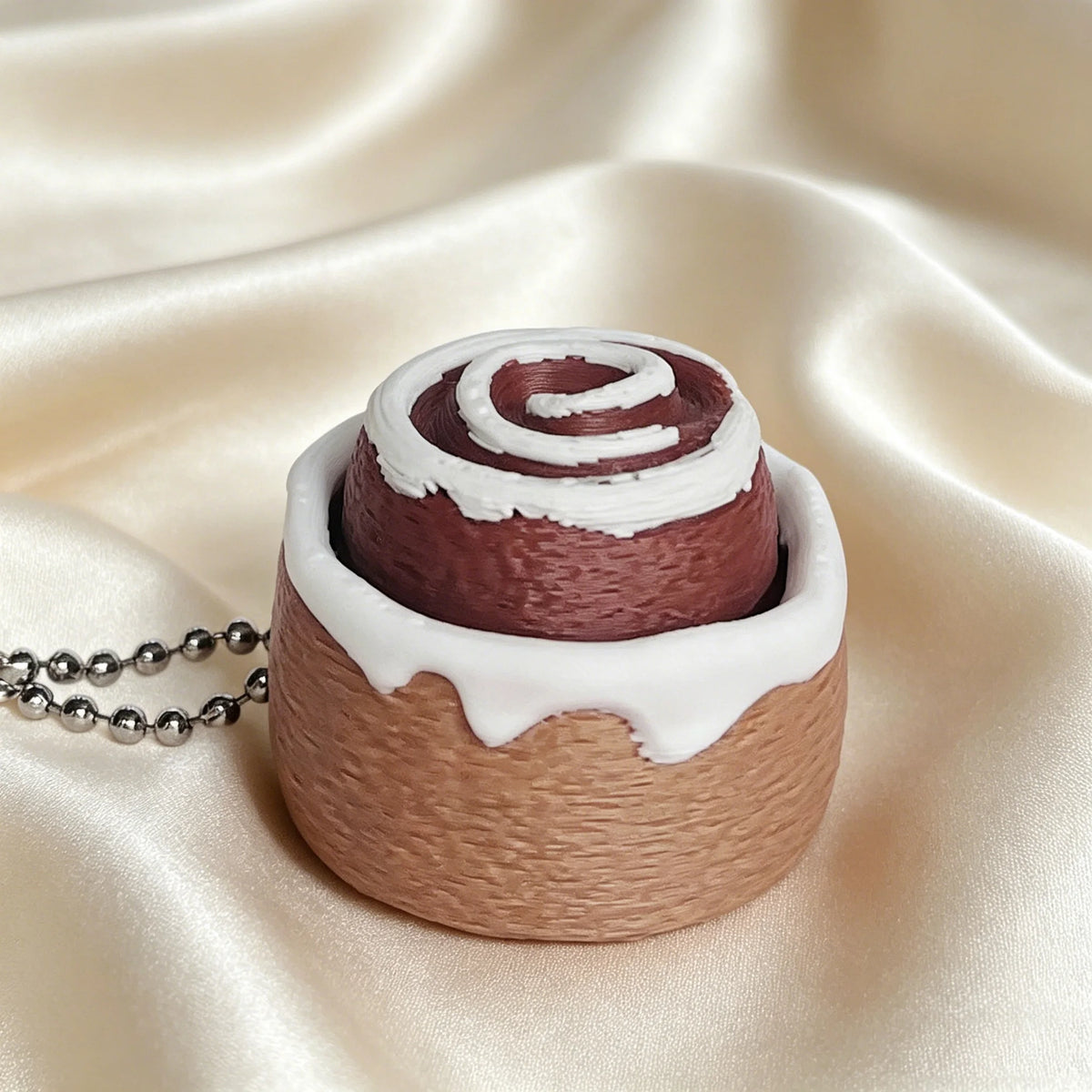 Cute Cartoon Cake Fidget Keychain – Stress Relief Clicker Toy