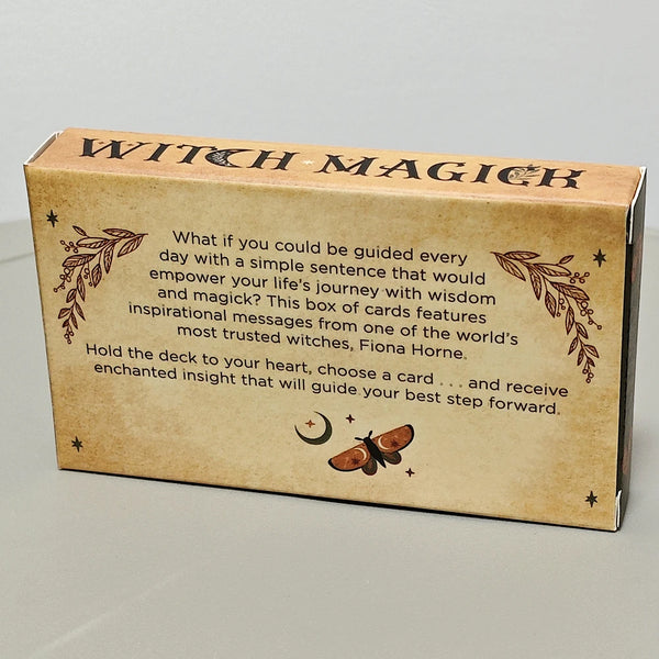Æske med Witch Magick orakelkort med inspirerende beskeder og kort.