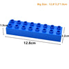 Bloc de construction rectangulaire bleu avec 12 trous, mesurant 12,8x3,2x1,9 cm.