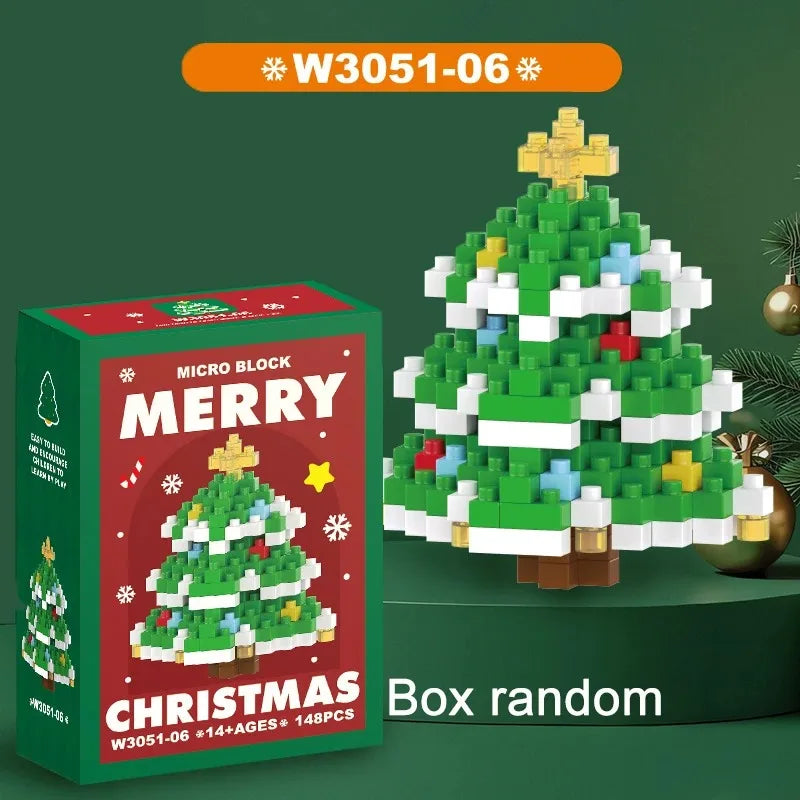 A green Christmas tree made of micro blocks is displayed next to its packaging box.