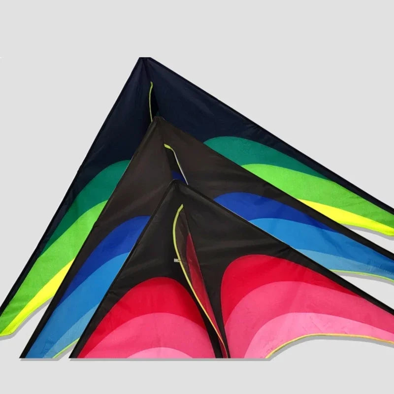 A large delta kite with a five-meter tail is shown spread out against a light gray background.