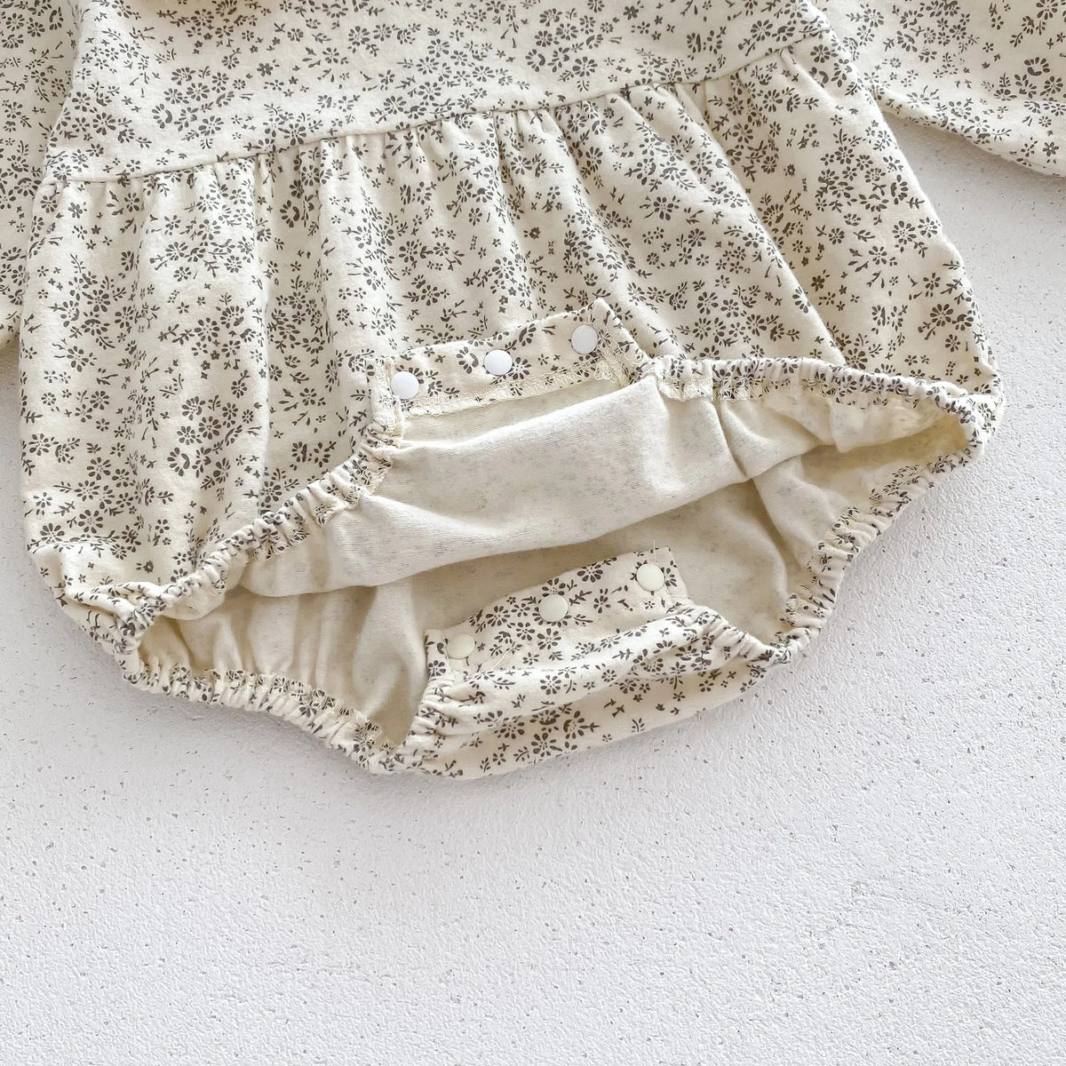 Baby Girls Lace-Trim Cotton Romper with Floral Details