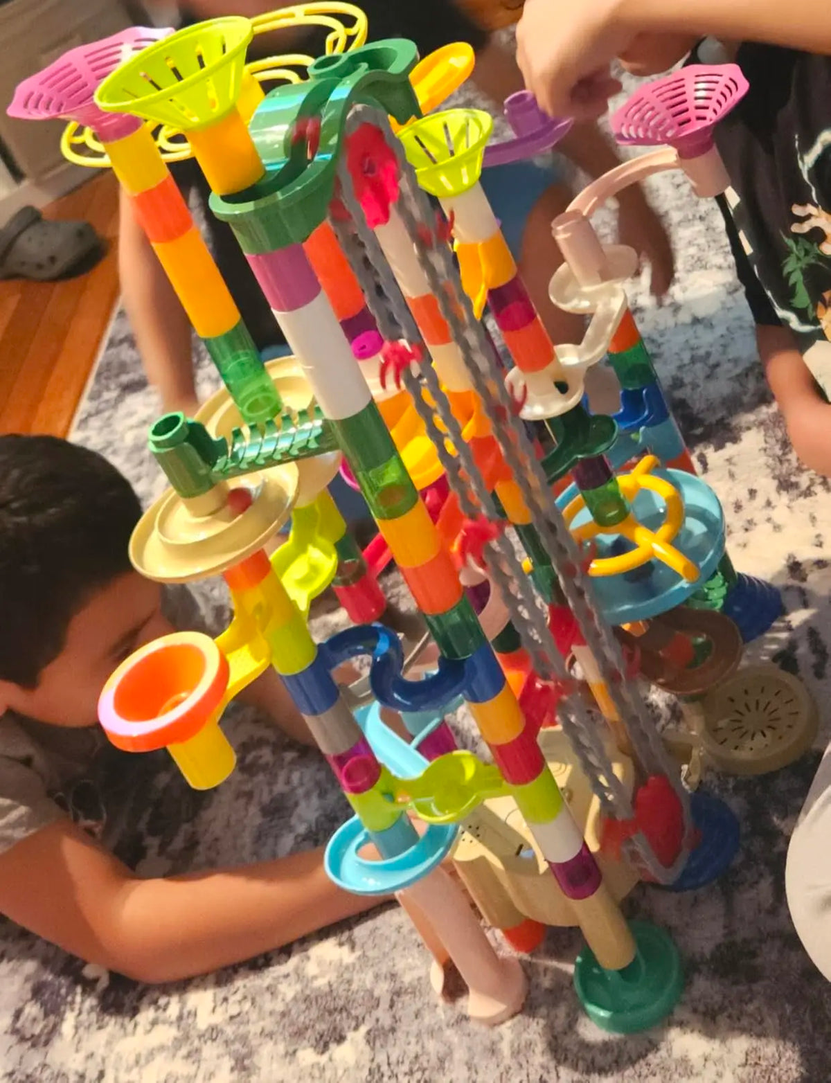 Glowing Marble Run with Motorized Elevator – 236-Piece STEM Building Set for Kids