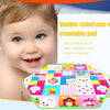 Tapis à ramper double face antidérapant avec divers jouets et activités pour l'éducation précoce.