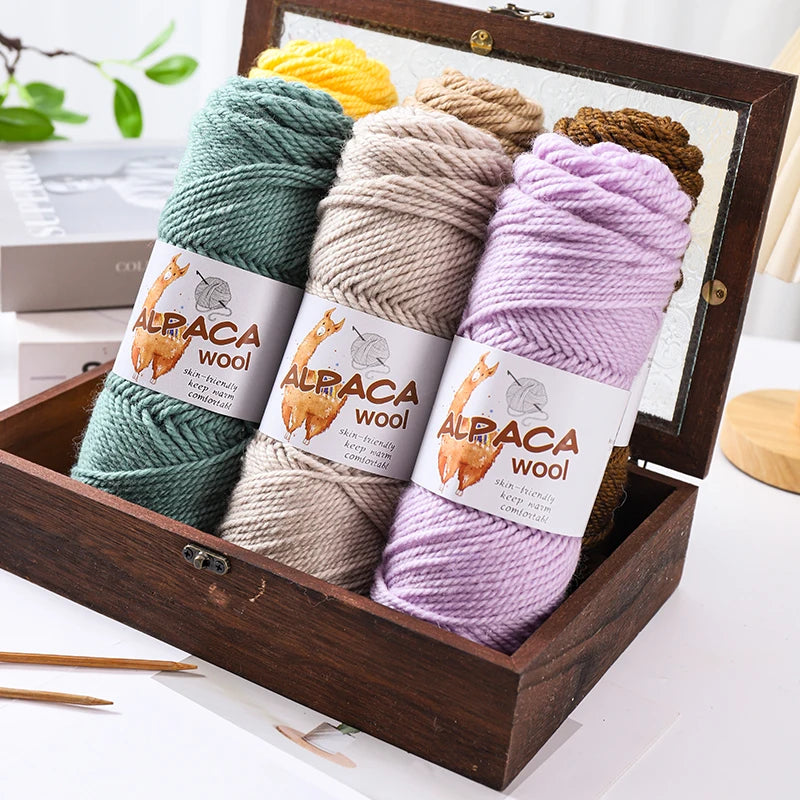 Luxurious Alpaca Wool Blend Yarn — 500g Thick Knitting Yarn