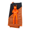 Eine orange Hand wirft ein Fallschirmspielzeug in Form einer stilisierten Figur, verpackt in schwarz-orangefarbenem Stoff.