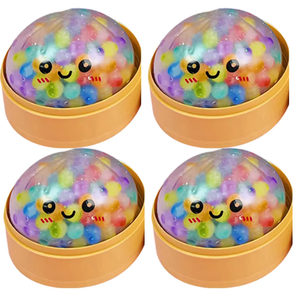 Deux jouets anti-stress en perles colorées et translucides dans des contenants ouverts.