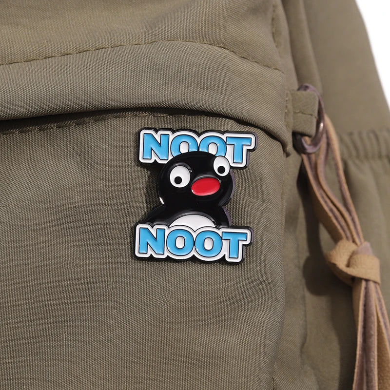 Hand-Painted Penguin Enamel Pin – Cute Cartoon Brooch for Bags, Hats & Jackets