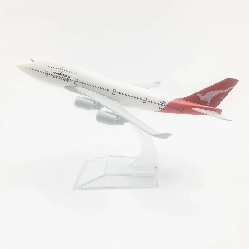 Diecast Metal Boeing Aircraft Model – 16 cm Collectible Display Piece