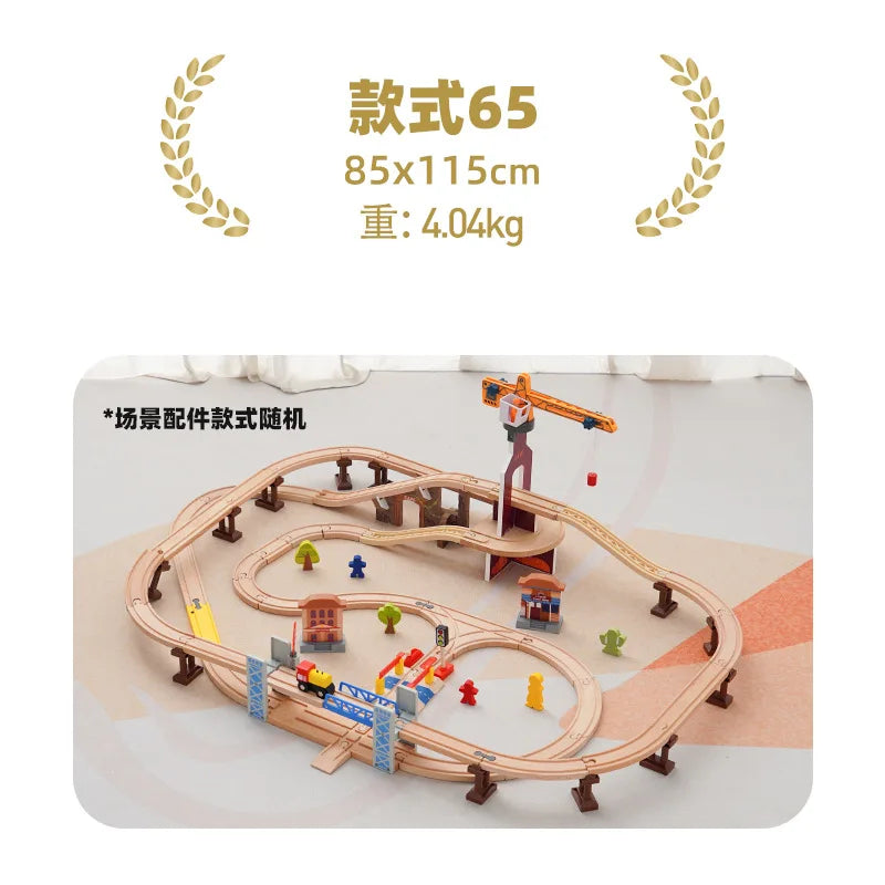 Holige Eisenbahnschienen-Set für Kinder mit verschiedenen Zügen und Figuren auf heller Oberfläche.