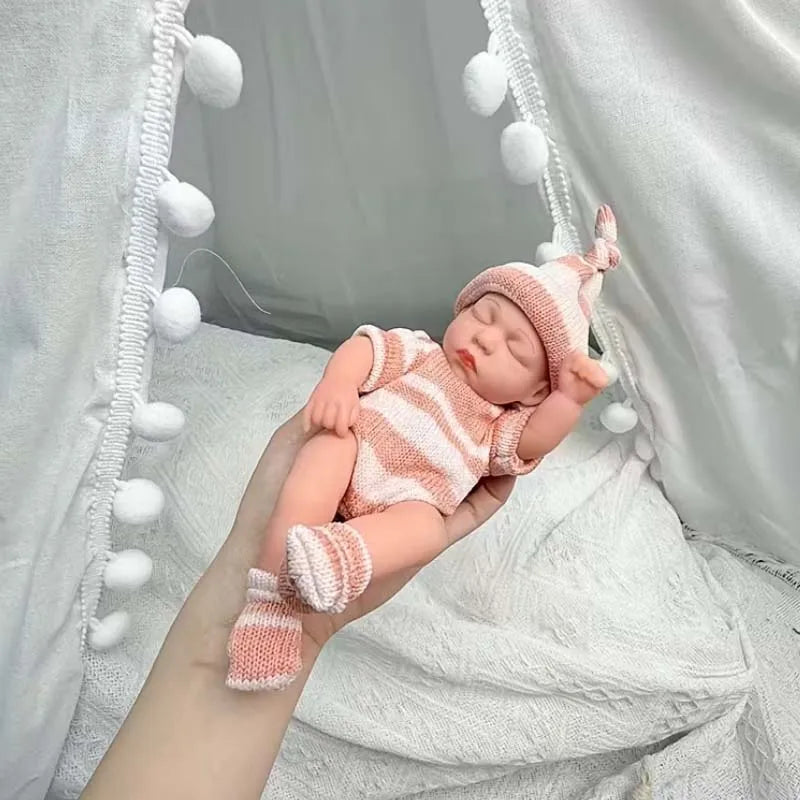 Lifelike Newborn Reborn Doll – 20cm Soft Vinyl Collector's Toy