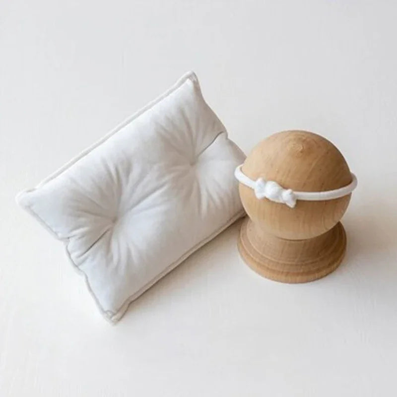 Hand-Knitted Newborn Romper and Hat Set for Photo Sessions