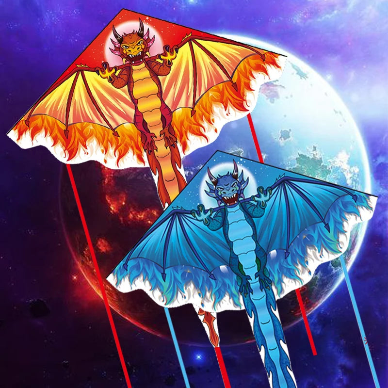 Créature ressemblant à un dragon orange vif avec de grandes ailes, volant contre un fond cosmique violet et bleu.