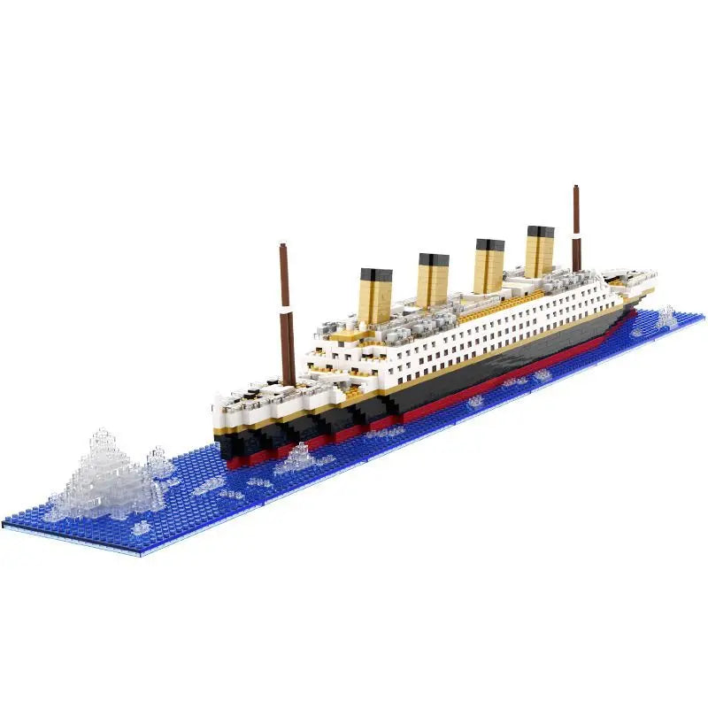 A micro building block set depicting a Titanic ship sailing through icy blue water with icebergs.