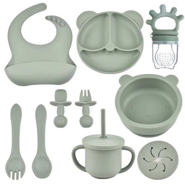 Set de tétine en silicone pour bébé comprenant une assiette, un bol, une cuillère, une fourchette et d'autres ustensiles