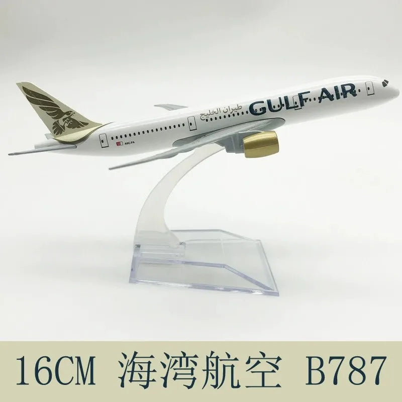 Diecast Metal Boeing Aircraft Model – 16 cm Collectible Display Piece