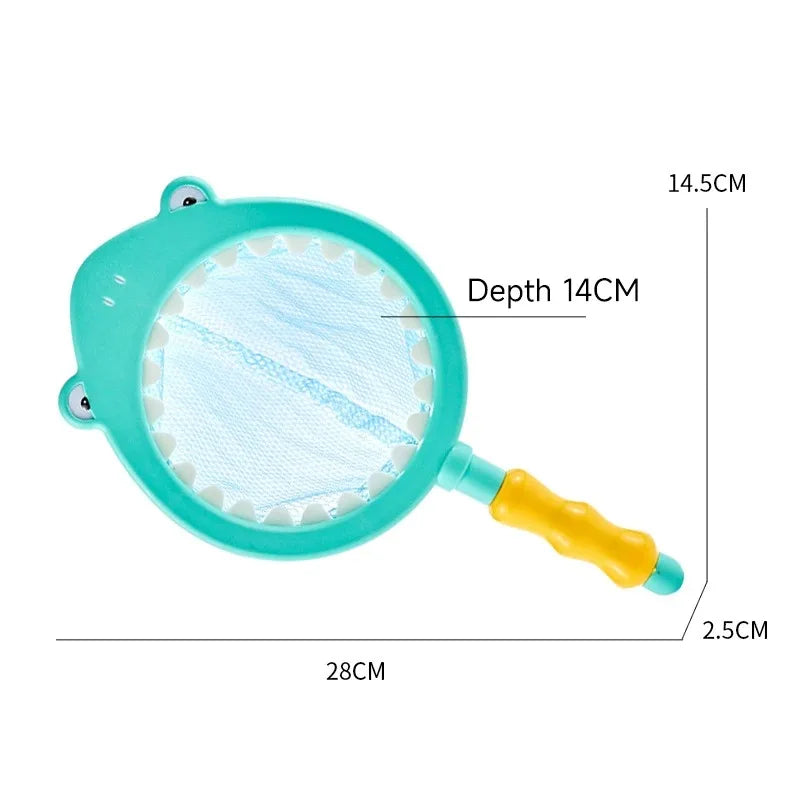 Juguete interactivo para baño de animal en color verde azulado y amarillo con inserto de malla, mide 28 cm de largo por 14.5 