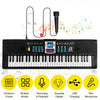 Schwarzes 61-Tasten digitales elektronisches Keyboard für Kinder mit Mikrofon und USB-Ladekabel.
