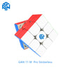 Cube magnétique puzzle GAN 11 M Pro sans autocollant, vue de dessus, blanc et rouge.