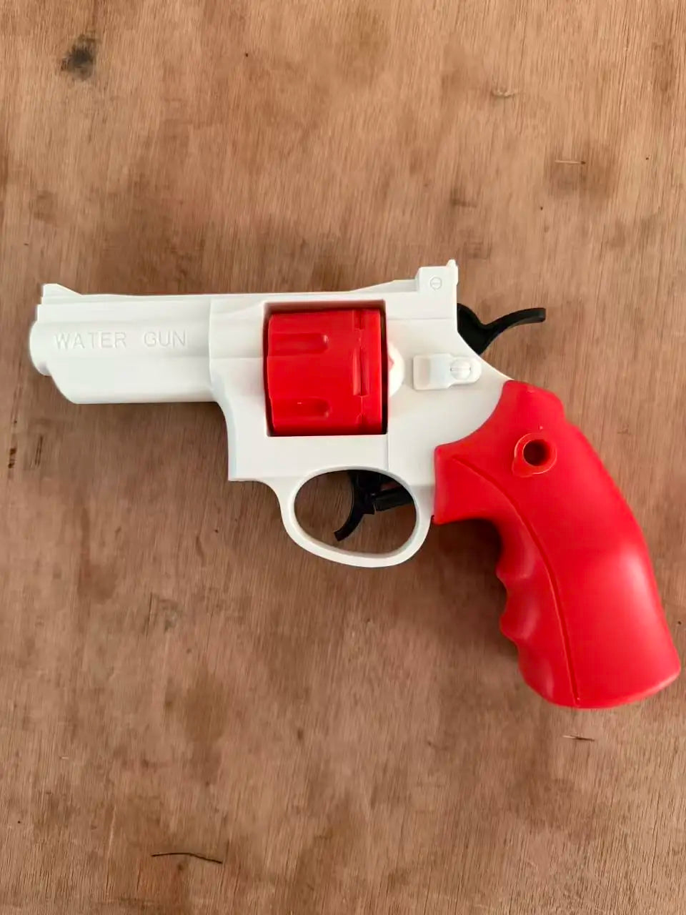 Compact Repeating Water Gun for Summer Play