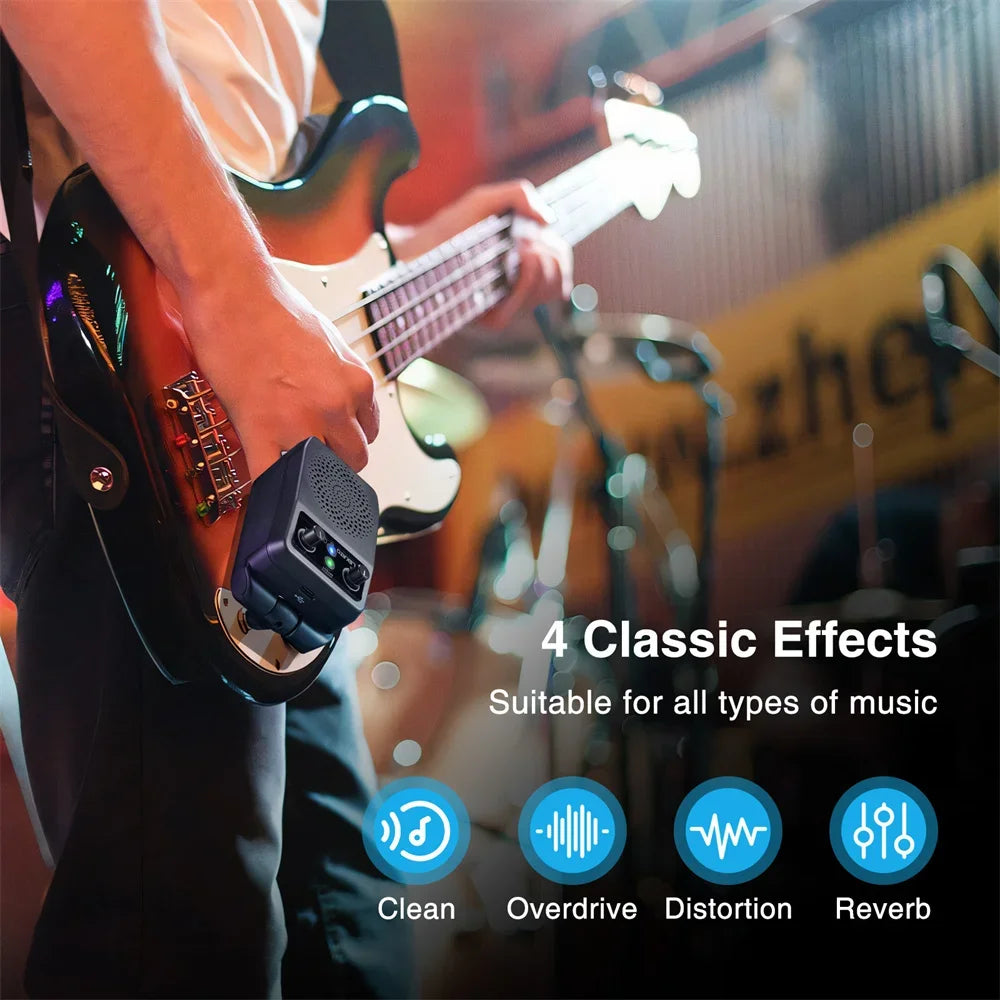 Une main joue d'une guitare électrique avec un pédale d'effet portable, démontrant quatre effets classiques : Clean, Overdriv