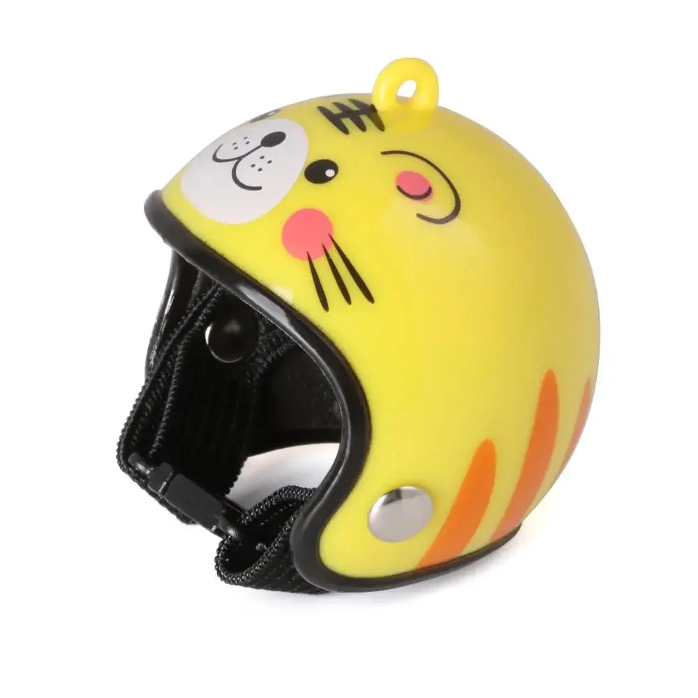 Equipo de protección amarillo con forma de cara de tigre para aves de corral.