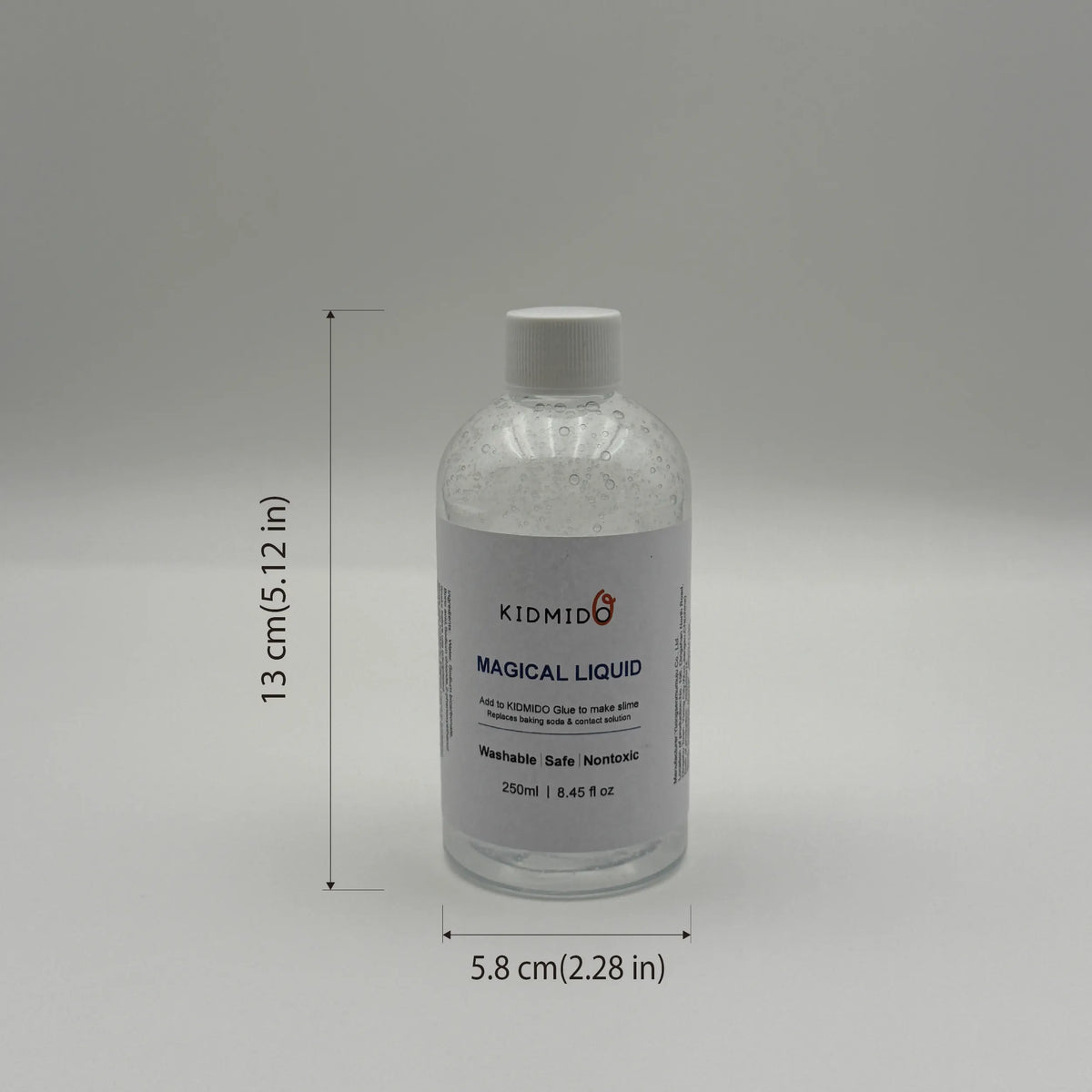 Klare Flasche magischer Flüssigkeit als Slime-Aktivator mit weißem Deckel und Etikett