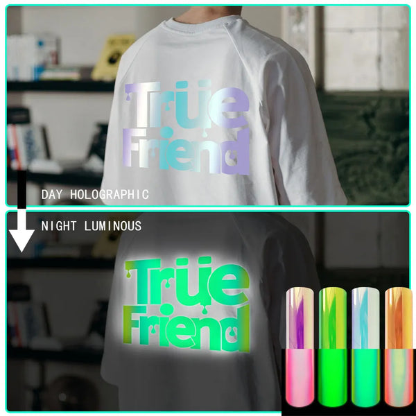 T-shirt blanc avec le texte True Friend en vert holographique et lumineux.